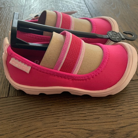 Child’s Crocs NWT. Size C7. Pink - Picture 3 of 3